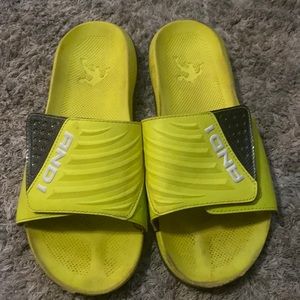 Sliders men 11